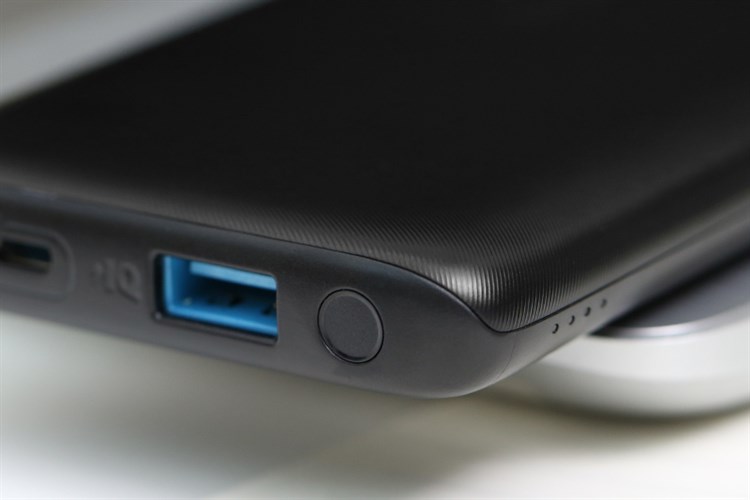 Pin sạc dự phòng Polymer 10.000 mAh Type C 12W Anker PowerCore Lite A1232 Màu Đen