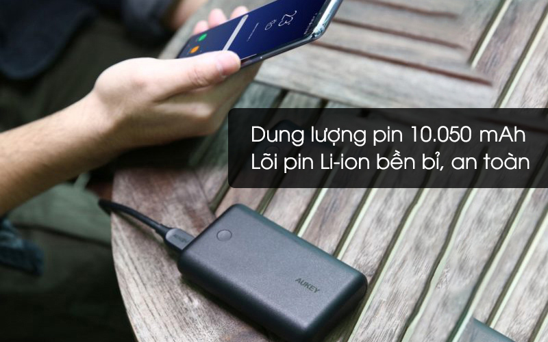 Pin sạc dự phòng 10.050 mAh Type-C PD QC3.0 Aukey PB-XD10 Đen có dung lượng 10050 mAh Pin sạc dự phòng 10.050 mAh Type-C PD QC3.0 Aukey PB-XD10 Đen có dung lượng 10050 mAh