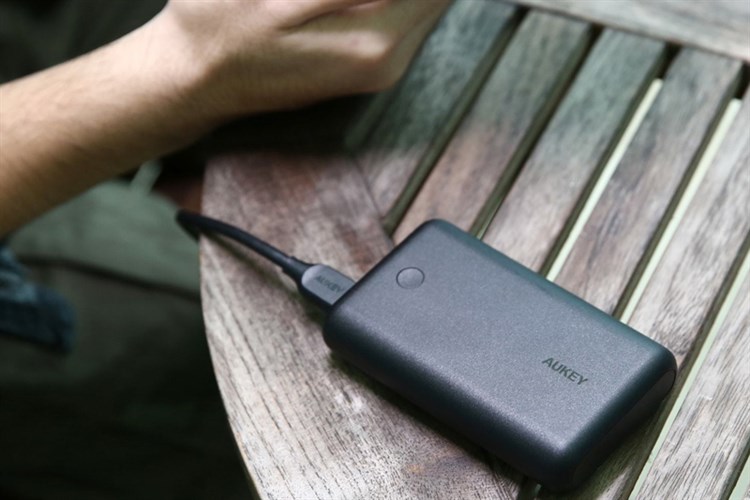Pin sạc dự phòng 10.050 mAh Type-C PD QC3.0 AUKEY PB-XD10 Màu Đen