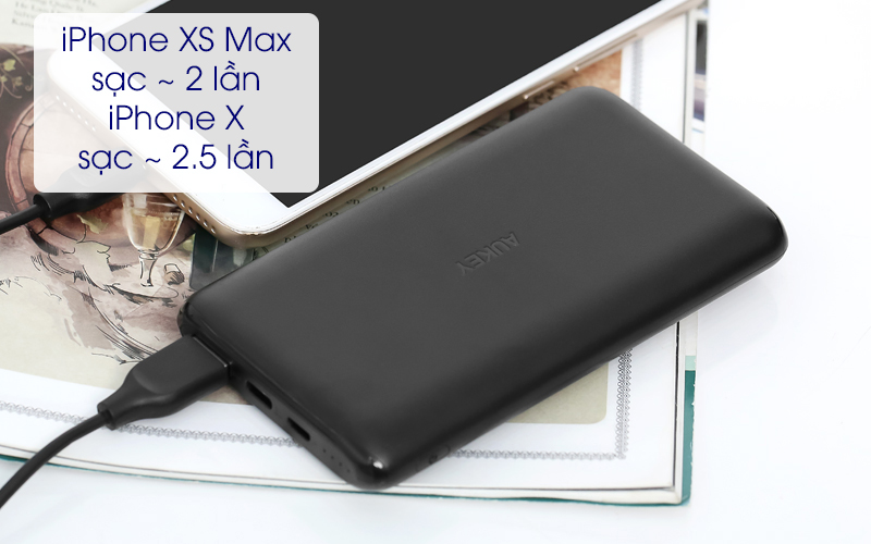 Có dung lượng 10.000 mAh - Pin sạc dự phòng Polymer 10.000 mAh Type C Aukey PB-XN10 Đen