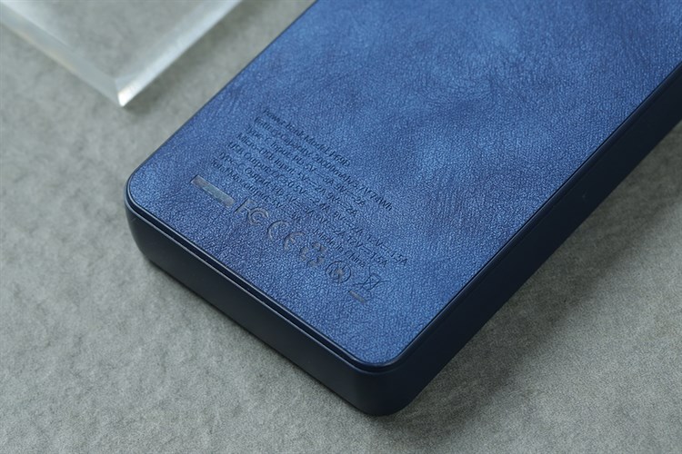 Pin sạc dự phòng Polymer 20.000 mAh Type C PD QC3.0 18W Xmobile PowerBox P69D Màu Xanh Navy