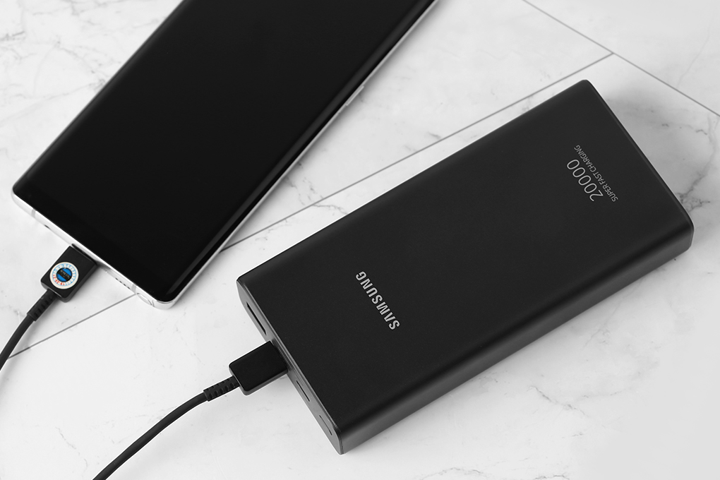 Batterie externe Samsung 20000 mAh (EB-P5300) - 25W, 2x USB-C + 1x USB-A  (Via ODR de 20€) –