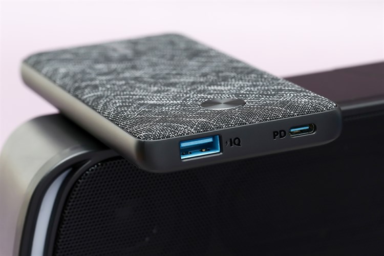 Pin sạc dự phòng Polymer 10.000 mAh Type C PD Anker PowerCore Slim A1231 Màu Đen