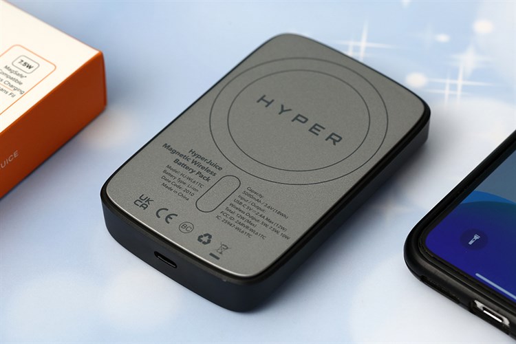 Pin sạc dự phòng Polymer 5000mAh Không dây Magnetic Type C 12W HyperJuice HJ-WL61TC Màu Đen