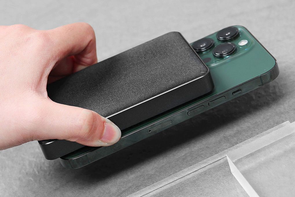 Pin sạc dự phòng Polymer 10000mAh không dây Magnetic Type C PD 20W Xmobile PowerLite P181P Màu Đen