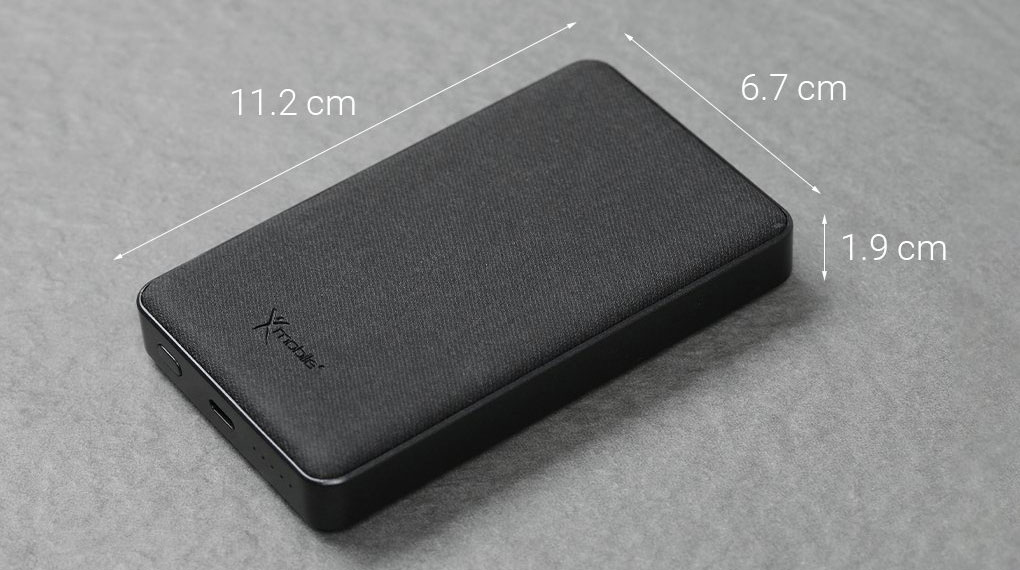 Pin sạc dự phòng không dây Xmobile PowerLite P181P - Kích thước nhỏ vừa lòng bàn tay