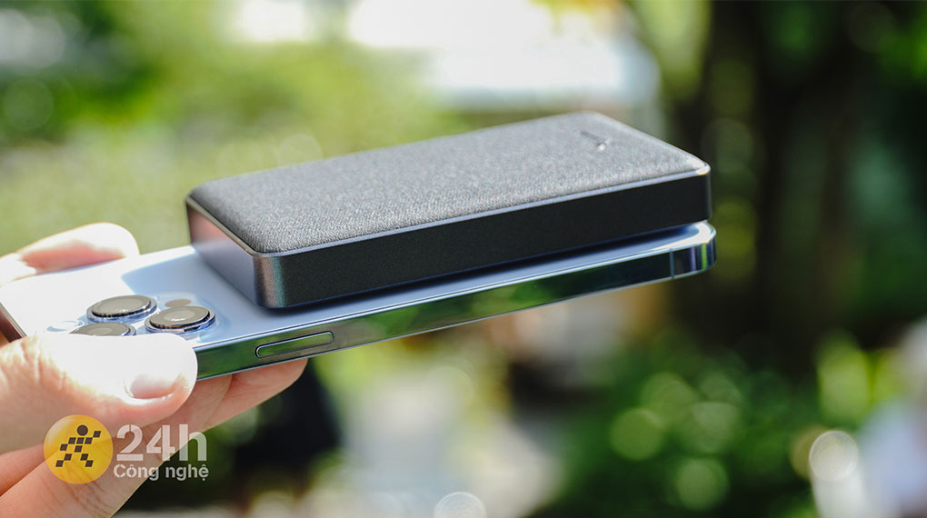 Pin sạc dự phòng không dây Xmobile PowerLite P181P - Thiết kế các góc cạnh được bo cong mềm mại