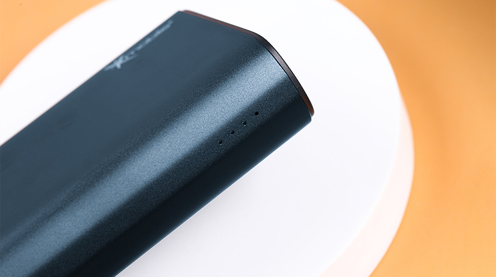 Pin sạc dự phòng Polymer 20000mAh Type C PD QC3.0 Xmobile PowerBox+ JP218 - Theo dõi mức pin dễ dàng với dải LED