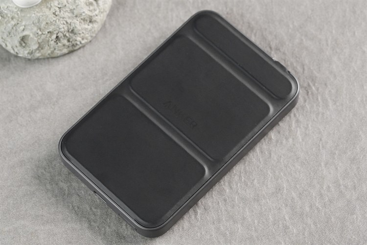 Pin sạc dự phòng Polymer 5000mAh không dây Magnetic Type C 12W Anker MagGo A1611 Màu Đen