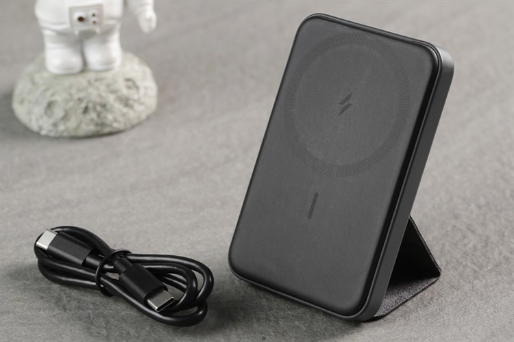 Pin sạc dự phòng Polymer 5000mAh không dây Magnetic Type C 12W Anker MagGo A1611 Màu Đen