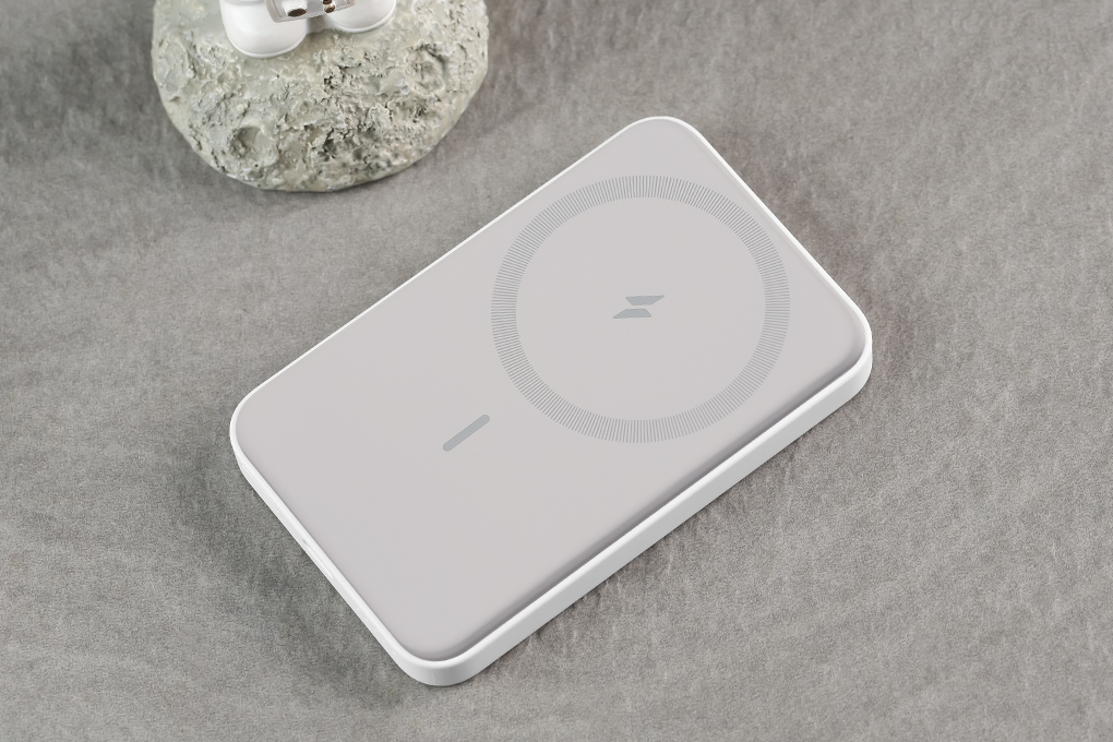 Pin sạc dự phòng Polymer 5000mAh không dây Magnetic Type C 12W Anker MagGo A1611 Màu Trắng