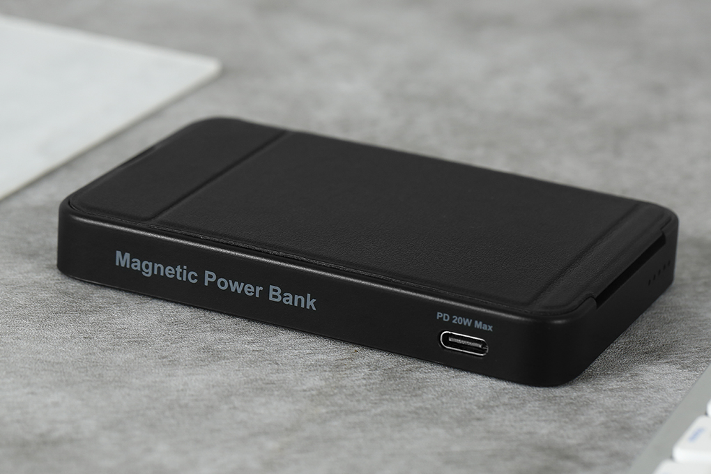 Pin sạc dự phòng Polymer 5000mAh không dây Magnetic Type C PD 20W Xmobile DS611 Màu Đen