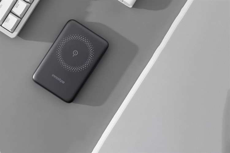 Pin sạc dự phòng 10000mAh không dây Magnetic Type C PD 20W Innostyle PowerMag 2in1 IS20PD Màu Đen