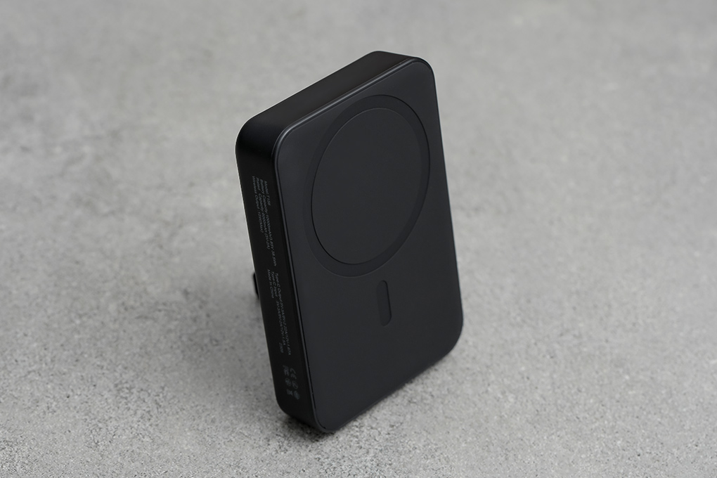 Pin sạc dự phòng Polymer 10000mAh không dây Magnetic Type C PD 20W Xmobile T156 Màu Đen