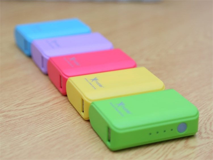 Pin sạc dự phòng 6000 mAh màu sắc Màu Hồng