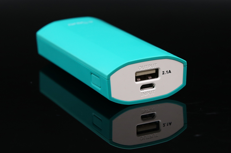 Trang bị 1 cổng USB 5V-2.1A và 1 cổng micro USB Trang bị 1 cổng USB 5V-2.1A và 1 cổng micro USB