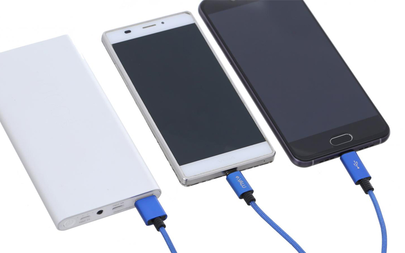 Cáp 2 đầu Type-C Micro 1 m e.VALU Spanker B Xanh Dương giúp điều chỉnh dòng điện sạc nhanh tối đa 2.4A Cáp 2 đầu Type-C Micro 1 m e.VALU Spanker B Xanh Dương giúp điều chỉnh dòng điện sạc nhanh tối đa 2.4A