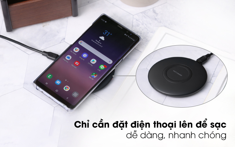 Sạc không dây 9W Qi Type C Samsung EP-P1100 đen sạc dễ dàng, nhanh chóng, tiện lợi