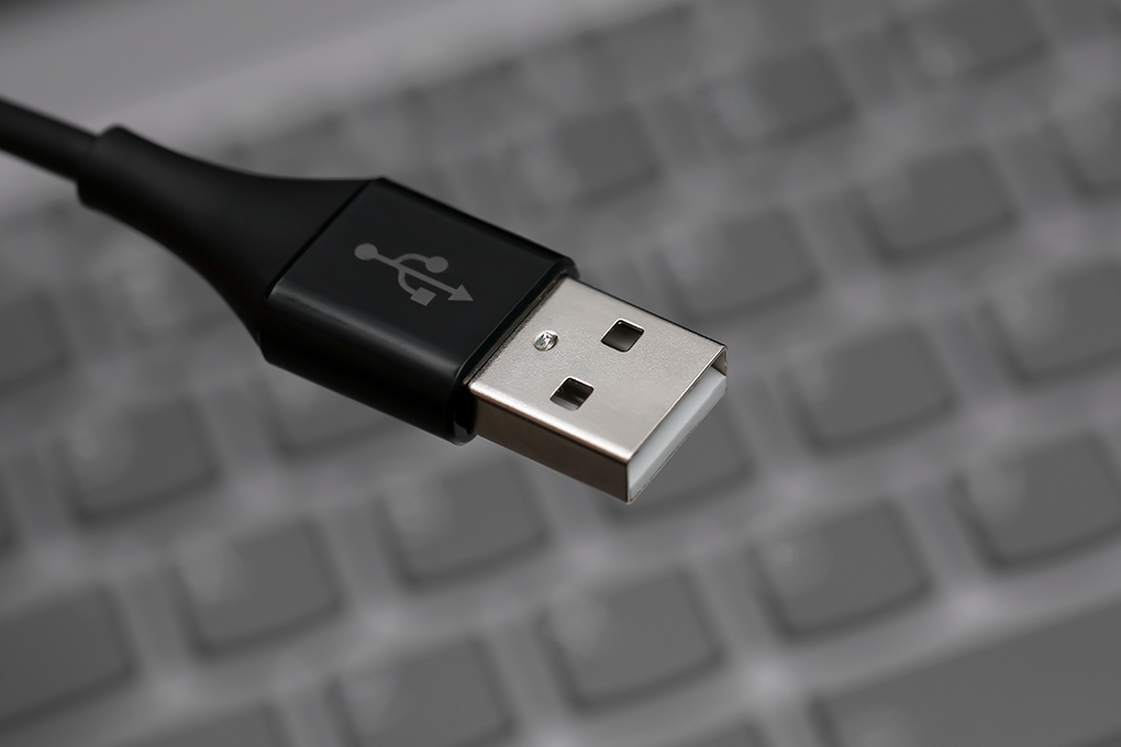 Cáp sạc và truyền dữ liệu USB-A - Lightning 12W 1m Xmobile AL31-1000 Màu Đen