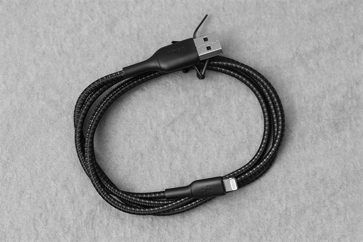 Cáp Lightning MFI 1m Belkin CAA002 Màu Đen
