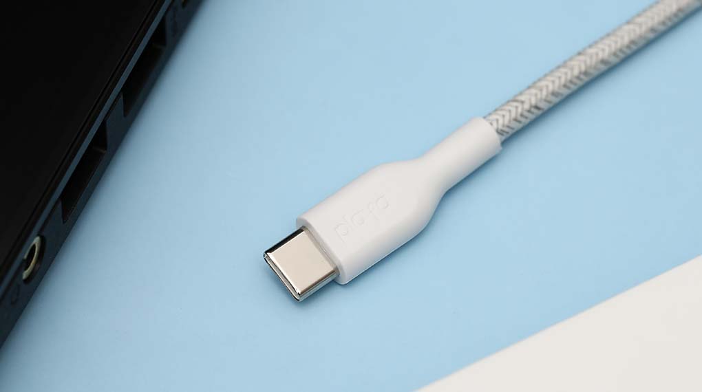 Cáp Type C - Type C 1m Playa PM2004 - Thân thiện với nhiều thiết bị nhờ thích hợp 2 đầu cắm Type-C