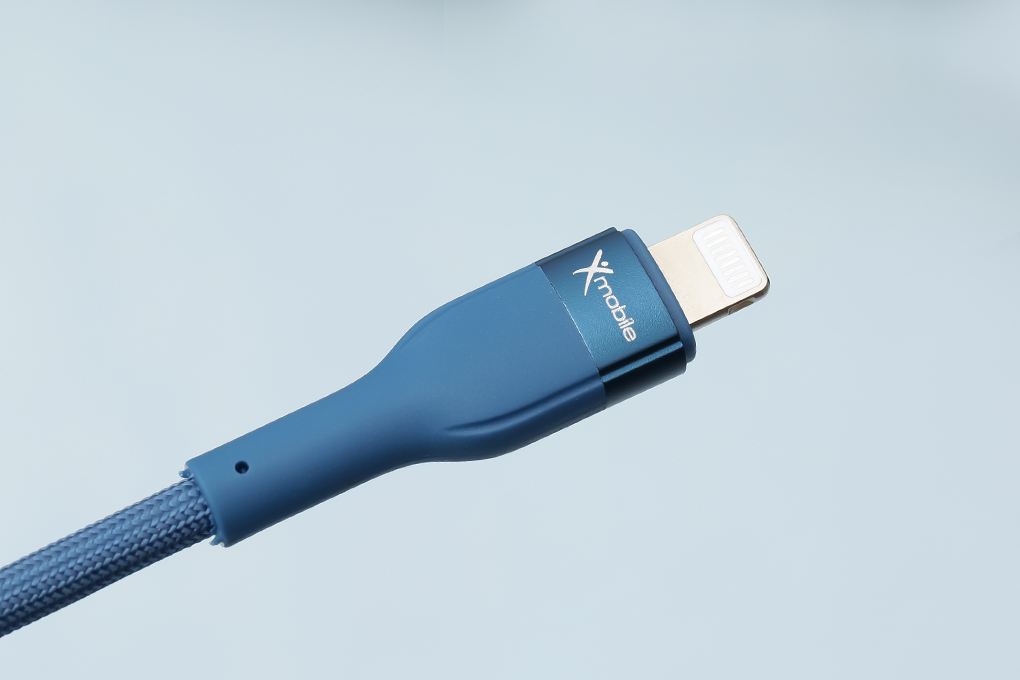 Cáp sạc và truyền dữ liệu USB-A - Lightning 12W 1m Xmobile L2205 Màu Xanh Navy