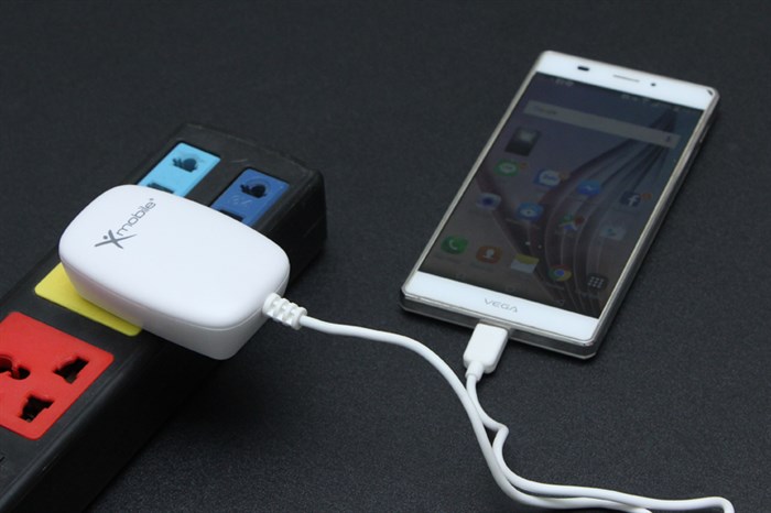 Sạc dây Micro USB 1 m Xmobile Màu Trắng
