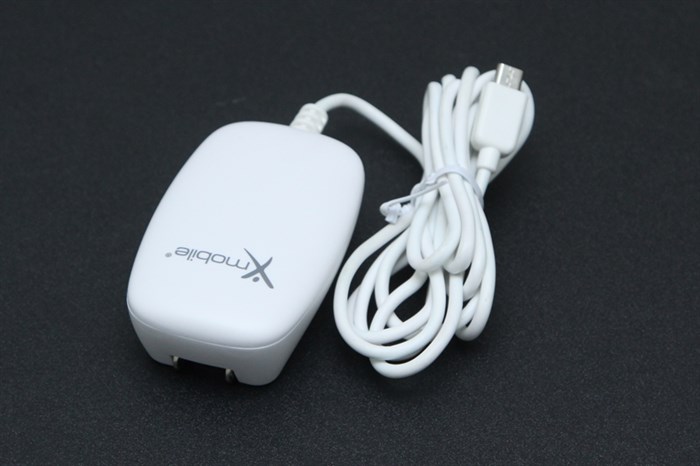 Sạc dây Micro USB 1 m Xmobile Màu Trắng