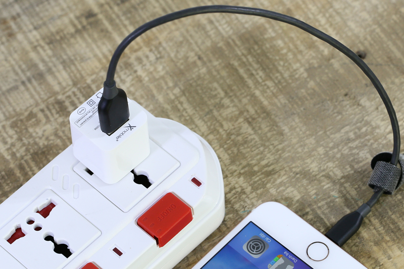 Phù hợp với hầu hết các dòng điện thoại - Adapter sạc 1A Xmobile C058 Phù hợp với hầu hết các dòng điện thoại - Adapter sạc 1A Xmobile C058