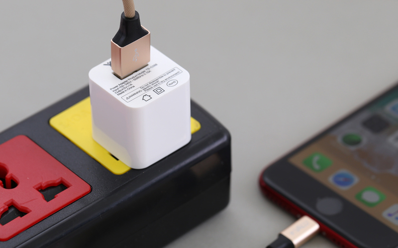 Dễ dàng sử dụng - Adapter sạc 1A Xmobile C058 Dễ dàng sử dụng - Adapter sạc 1A Xmobile C058