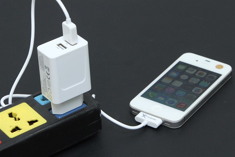 Dây cáp iPhone 4 - iPhone 4s 1 m Xmobile Màu Trắng