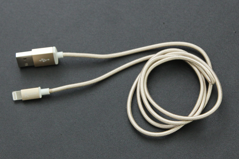 Dây cáp Lightning 1 m Xmobile AL06-1000 - Có thể mang theo mọi lúc để tiện cho việc sử dụng Dây cáp Lightning 1 m Xmobile AL06-1000 - Có thể mang theo mọi lúc để tiện cho việc sử dụng