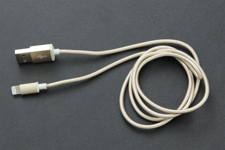 Dây cáp Lightning 1 m Xmobile AL06-1000 Màu Vàng đồng