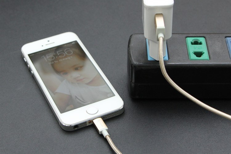 Dây cáp Lightning 1 m Xmobile AL06-1000 Màu Vàng đồng