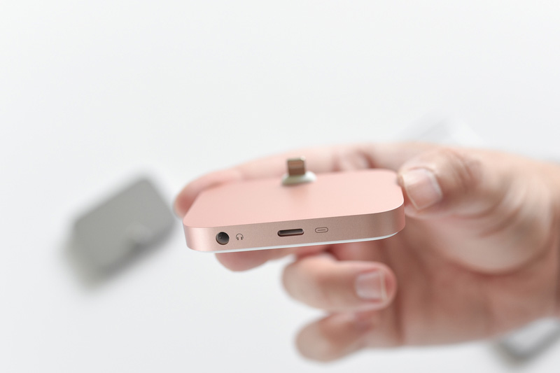 Lightning Apple ML8H2AM/A Hồng tích hợp một jack cắm tai nghe 3.5 mm và cổng Lightning Power