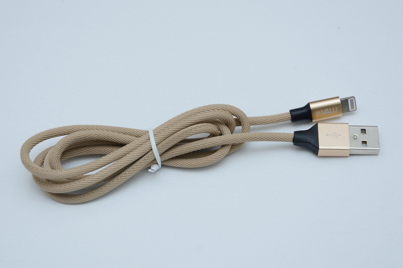 Dây cáp Lightning 1 m eValu LTL-01 - Gọn gàng thuận tiện cho việc di chuyển Dây cáp Lightning 1 m eValu LTL-01 - Gọn gàng thuận tiện cho việc di chuyển