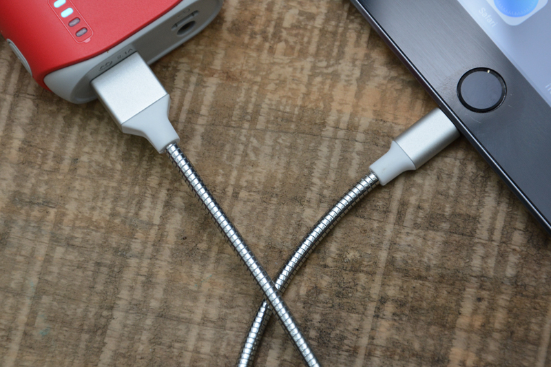 Dây cáp Lightning 1 m Xmobile LTL-03 - Sạc pin cho điện thoại bằng pin sạc dự phòng Dây cáp Lightning 1 m Xmobile LTL-03 - Sạc pin cho điện thoại bằng pin sạc dự phòng