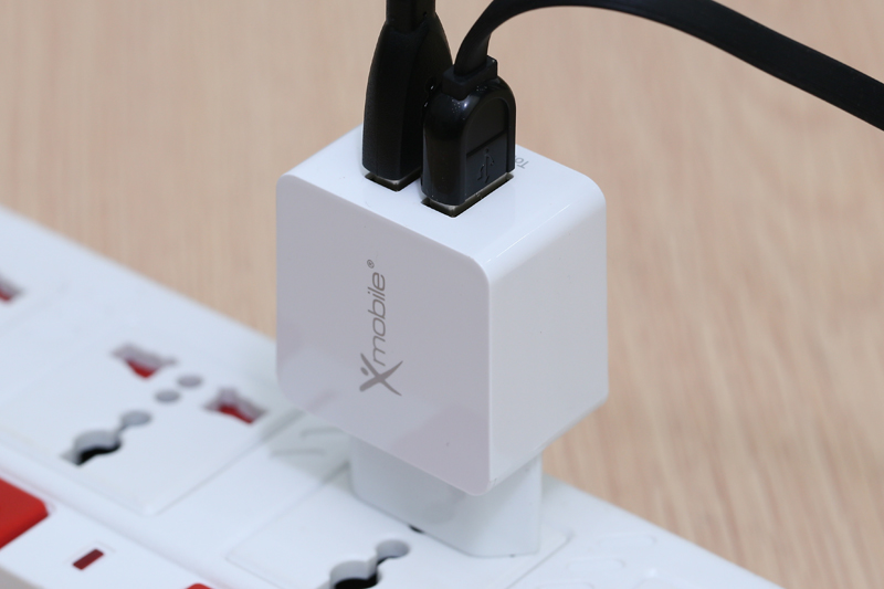 Adapter sạc 2 cổng 2.4A Xmobile DS132-TB - An toàn khi sạc 2 thiết bị cùng lúc Adapter sạc 2 cổng 2.4A Xmobile DS132-TB - An toàn khi sạc 2 thiết bị cùng lúc