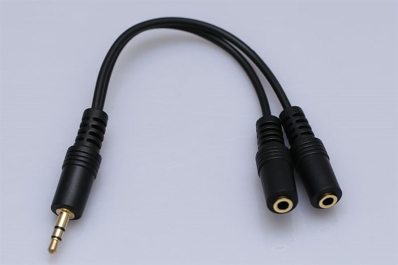 Cáp chia Audio 2 cổng 3.5mm 10cm Vcom CV-203G - Tiện lợi mang theo đi học, đi làm, đi chơi