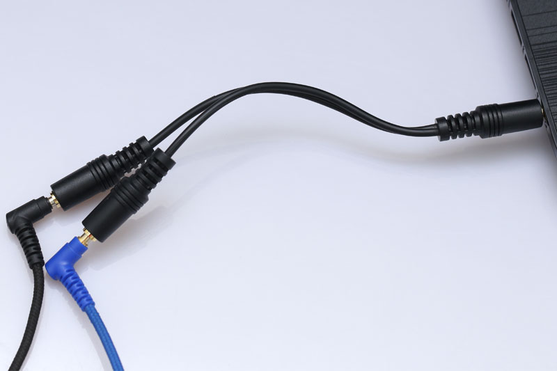 Cáp chia Audio 2 cổng 3.5mm 10cm Vcom CV-203G - Chia jack loa chuẩn 3.5 mm từ 1 cổng ra 2 cổng