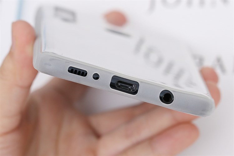 Ốp lưng Galaxy A9 Nhựa dẻo Skate JM Nude Màu Trắng
