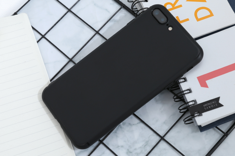 Ốp lưng iPhone 7/8+ Nhựa dẻo Matte solid OSMIA