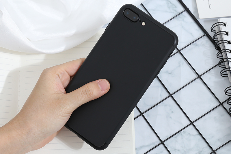 Ốp lưng iPhone 7/8+ Nhựa dẻo Matte solid OSMIA