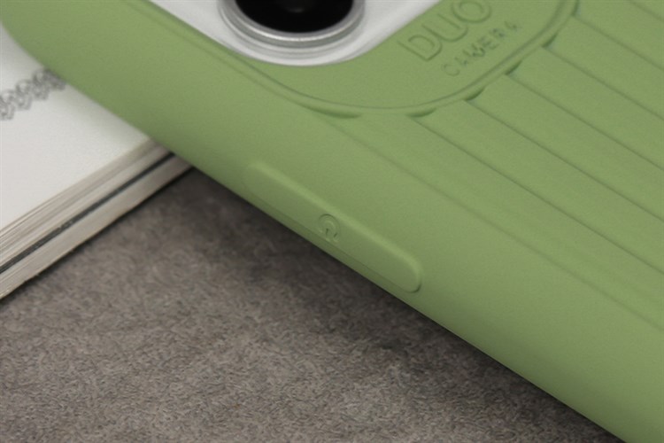 Ốp lưng iPhone 11 Nhựa dẻo Luggage Kick JM Màu Xanh mint