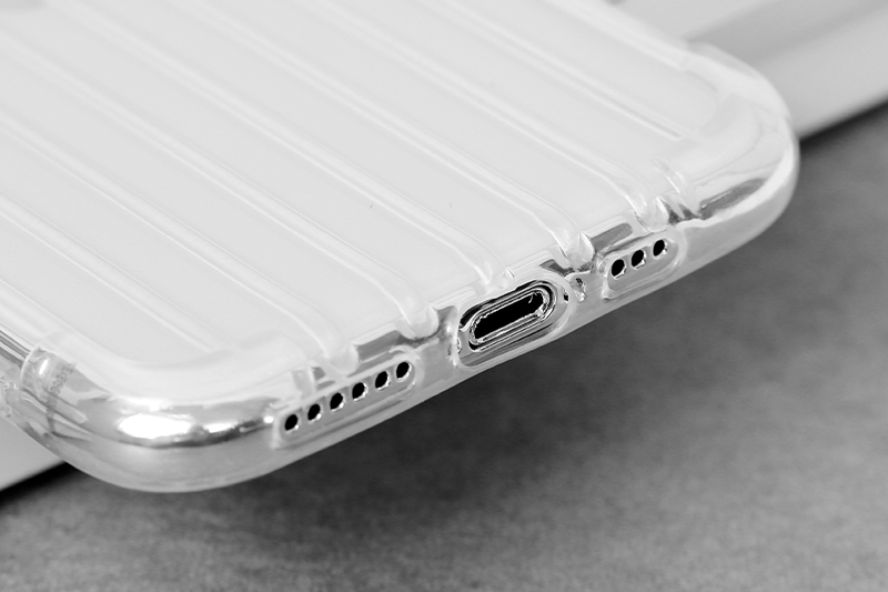 Ốp lưng iPhone 11 Pro Nhựa dẻo Luggage Nake Slim JM