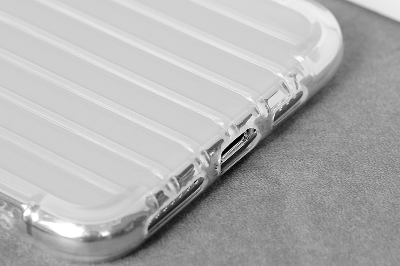 Ốp lưng iPhone 11 Pro Max Nhựa dẻo Luggage Nake Slim JM