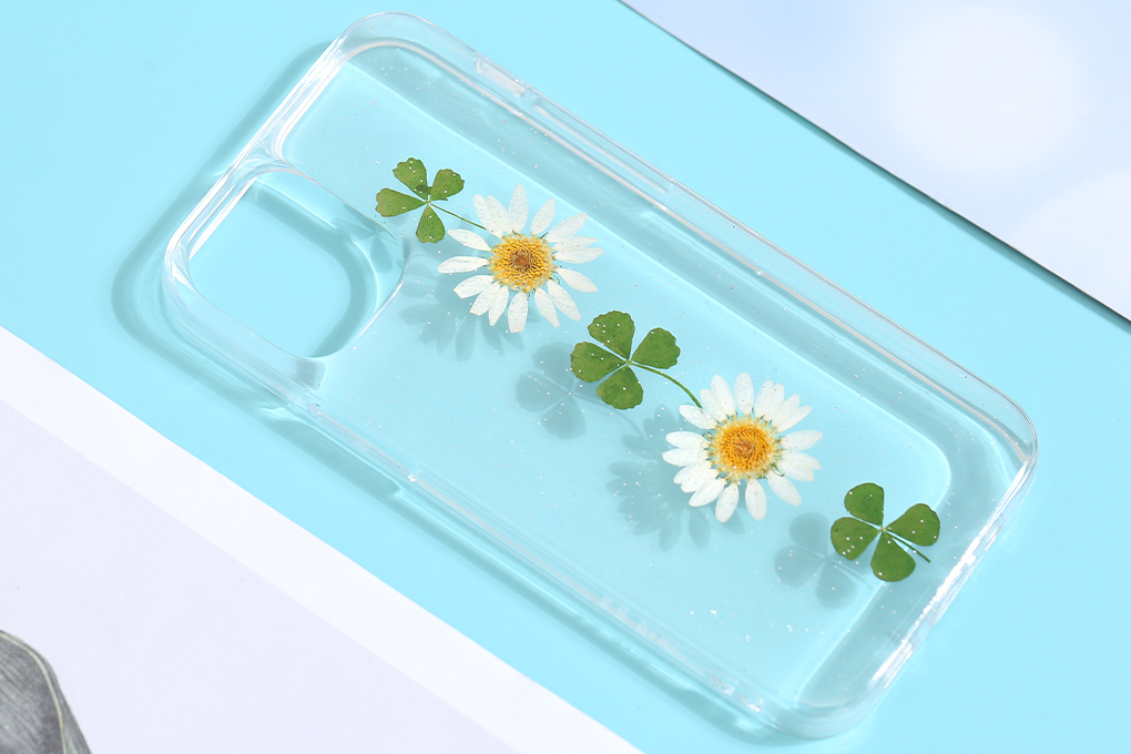 Ốp lưng iPhone 12 Mini Nhựa cứng viền dẻo Dry flower MEEKER CN200727 Cỏ bốn lá