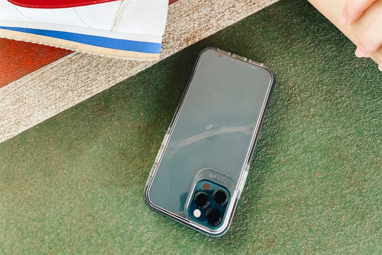 Ốp lưng iPhone 12/12 Pro Silicone GEAR4 D3O Crystal Palace 4m Chính hãng Màu Trắng