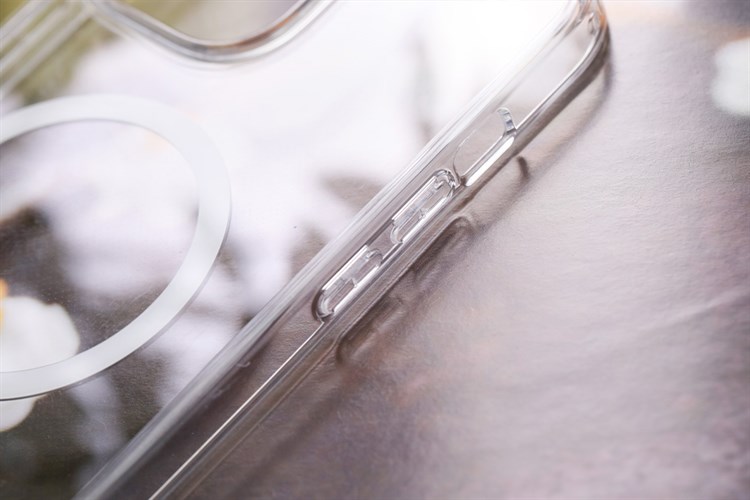 Ốp lưng Magsafe iPhone 13 Pro Max Nhựa dẻo CRTSTAL JM Màu Trắng