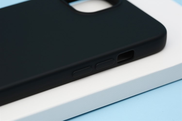 Ốp lưng iPhone 13 Silicone OSMIA Màu Đen